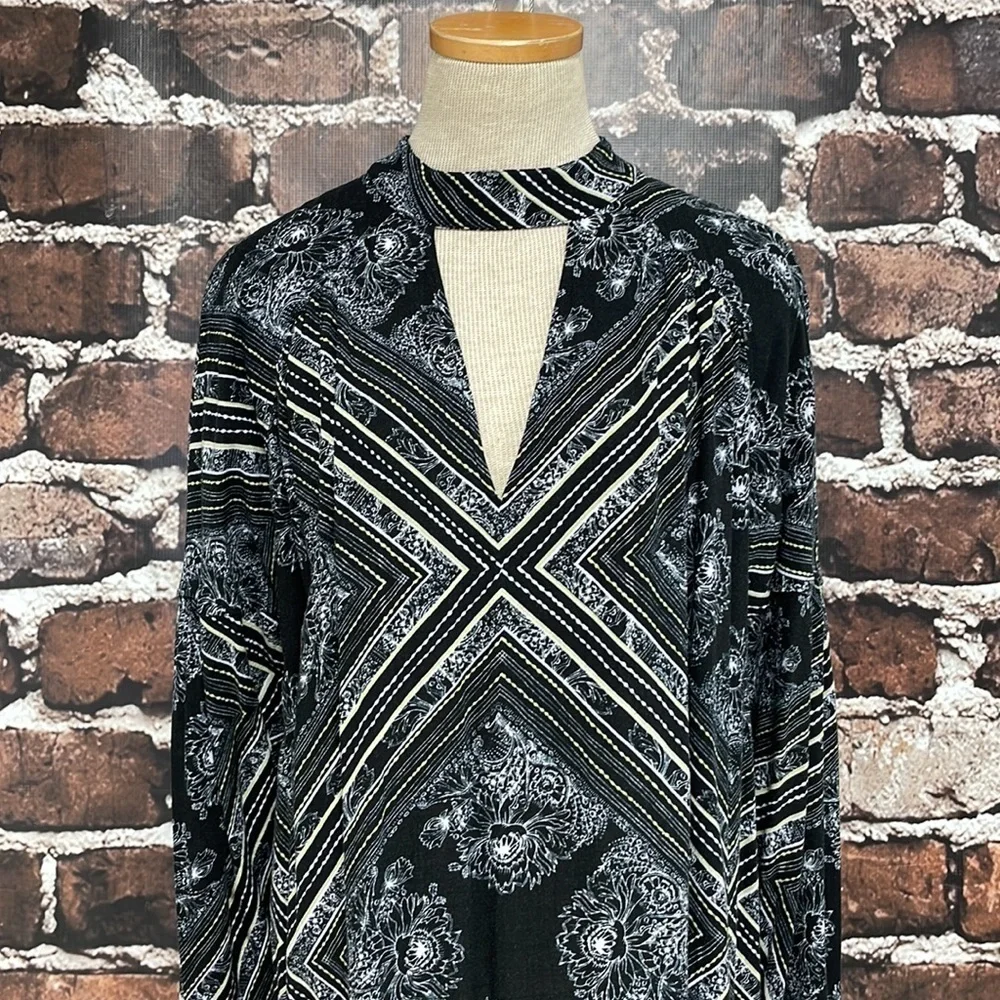 Free People Tunic Womens Small S Black Blouse Keyhole Long Sleeve Geometric